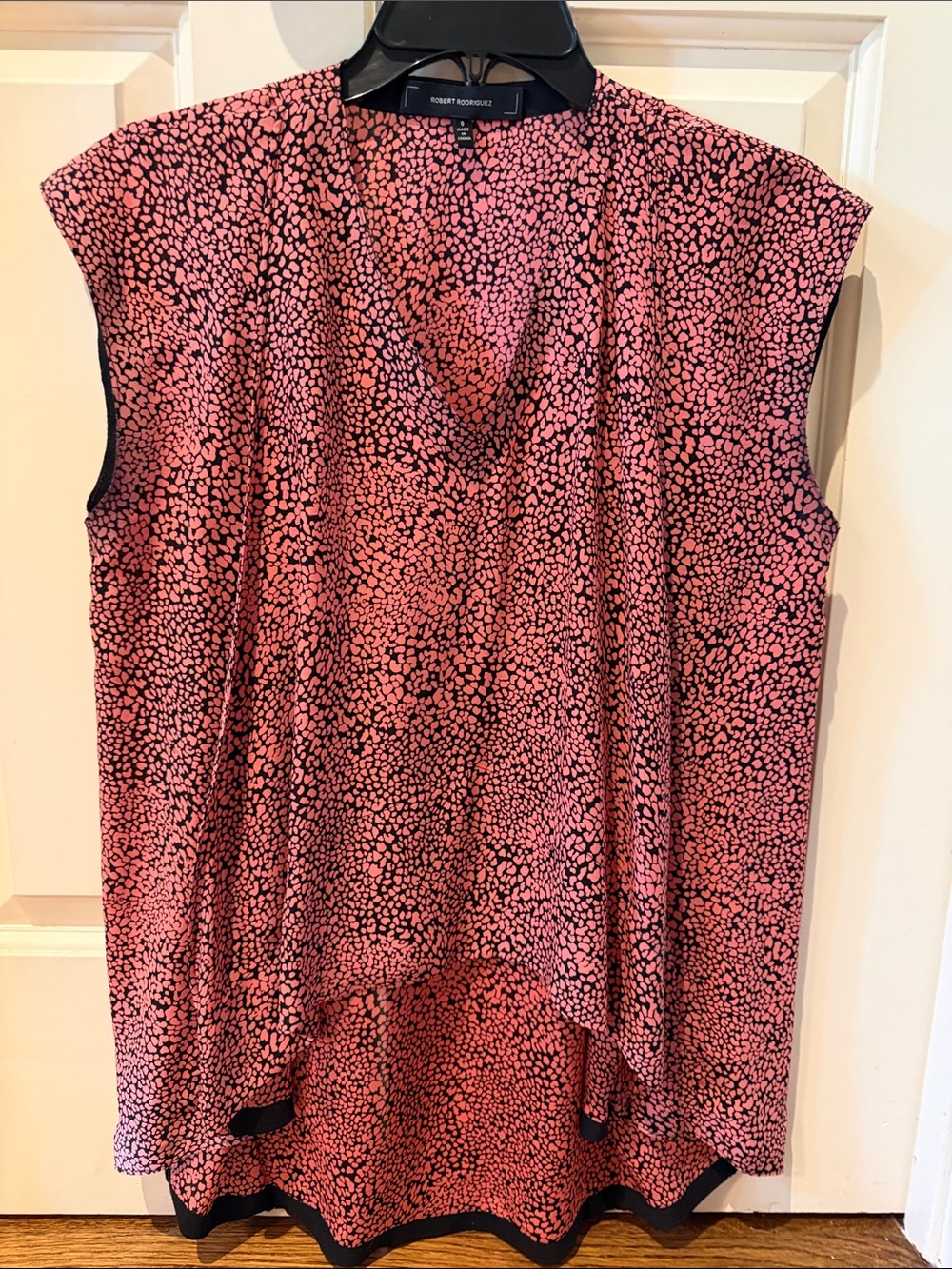 Robert Rodriguez Pink and Black Abstract V-Neck Cap-Sleeve Tunic